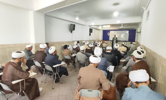 جلسه هماندیشی اساتید مرکز تخصصی نماز با مسئولان ستاد اقامه نماز کشور برگزار شد