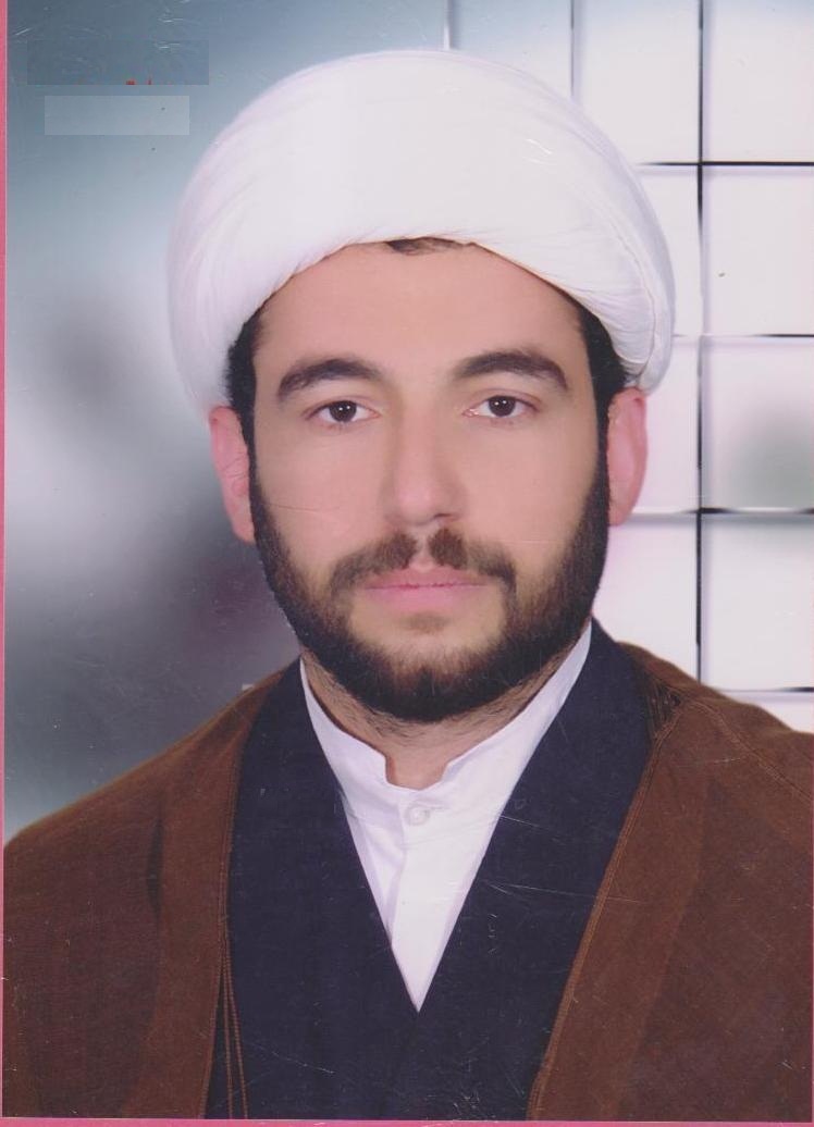 عرض زندگی شما چقدر است؟<br />
معمولا انسانها به دنبال زیاد کردن طول عمر هستند.اکثر کارها وتلاشهایی که در زندگی انجام می دهیم برای زیاد کردن طول عمر است.<br />
در بسیاری از موارد پرهیزها واجتنابات ما برای طول عمر بیشتر است.<br />
البته زیادی عمر خود نعمتی است بزرگ ولکن باید به این نکته توجه داشت که ملاک در اخرت تنها طول عمر نیست بلکه مهمتر از طول عمر عرض عمر انسانهاست.<br />
برای بدست آوردن قیمت یک زمین دانستن طول زمین کفایت نمی کند بلکه با در نظر گرفتن طول وعرض زمین آن زمین قیمت گذاری می شود. برای انسان هم اینگونه است قطعا ارزش گذاری عمر انسانها تنها با طول عمر انجام نمی شود بلکه مهمتر از طول برای عمر انسانها عرض عمر است.کیفیت عمر است.واینکه در روایات ما پرسش کیفیت عمر مطرح می شود نشان از اهمیت عرض عمر انسانها می باشد.<br />
یکی از راه های ارزش دهی به عرض عمر انجام امورات مادی ومعنوی در راستای کمک به خلق خدا و خدمت به خدای متعال است.<br />
یکی از مهمترین اسباب ارزش دهی به عمر وبه اصطلاح زیاد کردن عرض عمر برای بندگان نماز است.<br />
اول مایحاسب به العبد الصلوه.نشانه ارزش عمری است که با نماز باشد.<br />
پس بیایید با نماز عرض عمرمان را افزایش دهیم.