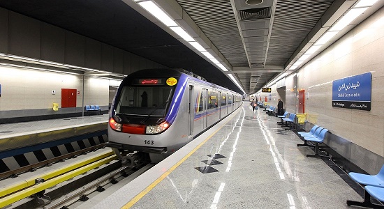 اذان در مترو