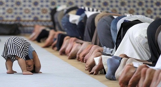 شعر؛ برخورد بد در مسجد
