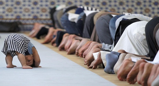 سى سال در صف اول نماز جماعت