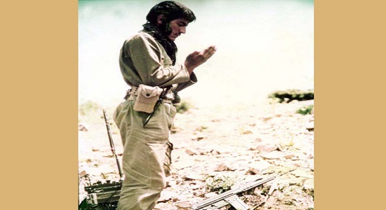 ایستاده در نماز