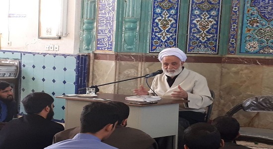 حجت الاسلام قرائتی؛ خدایا مردی این نماز را قبول کن
