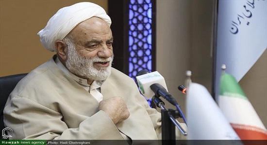 حجت الاسلام قرائتی؛ نماز قلابی هم آثار دارد!