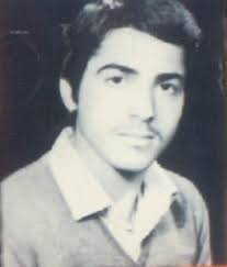 نمازش را سر وقت می خواند
