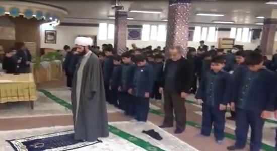 کلیپ؛ امام جماعت موفق 