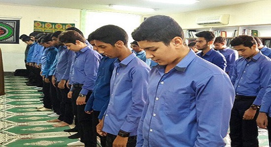 سبب عزت موجود، نماز است نماز