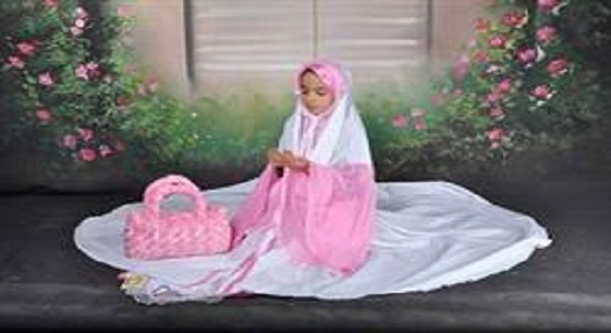 حجت الاسلام محمدی؛ جایزه گرفتن برای اقامه نماز اول وقت 