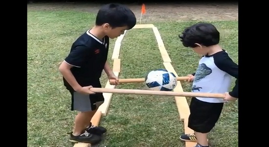 بازی تعادلی چوب و توپ