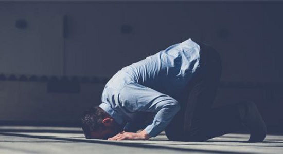 اگر نماز تنهی عن الفحشاء و المنکر است، چرا برخی نماز گزاران دزدی می کنند و شراب می خورند و... ؟.