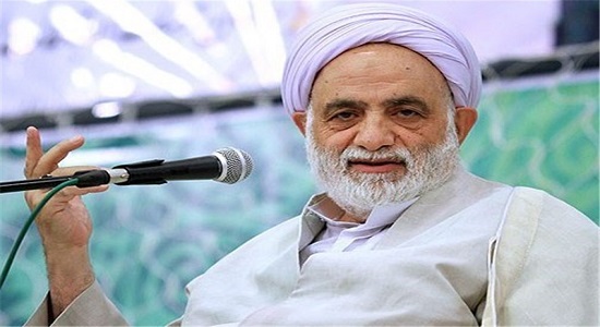 حجت الاسلام والمسلمین قرائتی؛  پدر و مادرم نماز بخوانند تا من هم بخوانم.