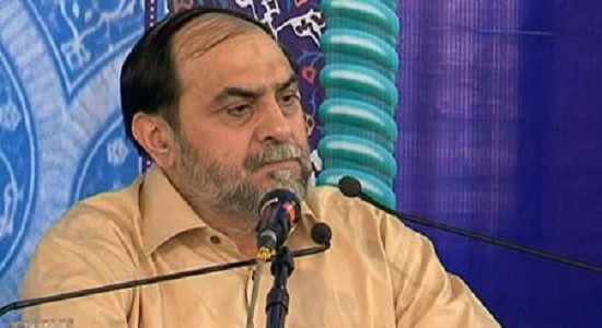 زنی که نماز جمعه را به هم ریخت