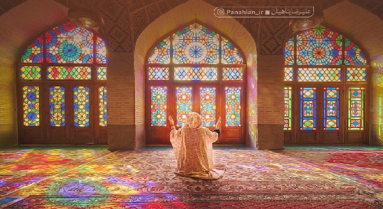 نشستن پشت درِ خانه  خدا