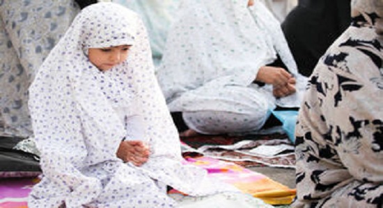 مهمانی کوچک روی سجاده