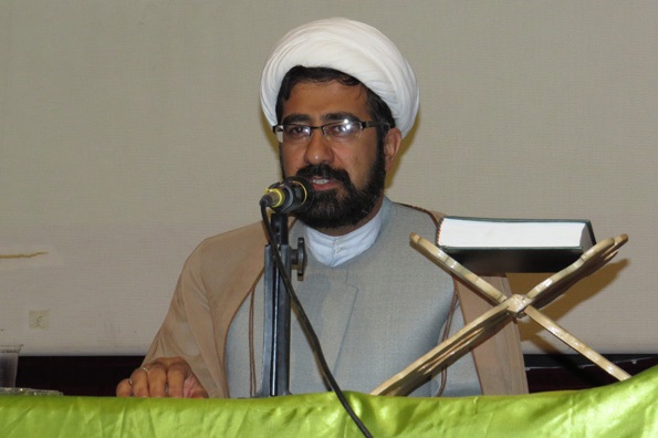 ریاست ستاد اقامه نماز استان قم: توسعه حضور دبیران در شهرستان ها در دستور کار ستاد اقامه ی نماز است.