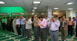 نقش نماز در سالم‌سازیِ محیط اداری