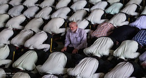 مسئول دفاتر نهاد مقام معظم رهبری در دانشگاههای بوشهر: کلاس دانشگاههای استان بوشهر برای اقامه نماز اول وقت تعطیل شود