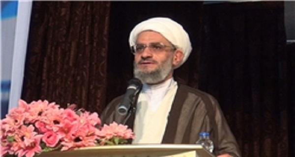 ترویج فرهنگ اقامه نماز مانع از بروز ناهنجاریهای اجتماعی خواهد بود