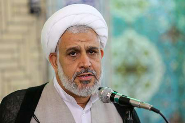 نماز از آسیبهای اجتماعی پیشگیری میکند