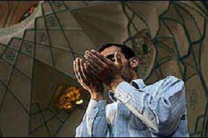تحقیق دانشمند آمریکایی در مورد وضعیت بدن انسان هنگام نماز