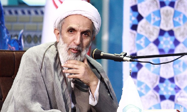 حجت الاسلام طائب: نماز، گناهی را فحشا ندانی را از تو دور نمیکند/ مشکل دوری از سیرت است