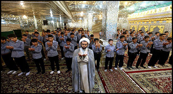 معرفی امام جماعت جوان و اقامه نماز برای جذب جوانترها ضروری است