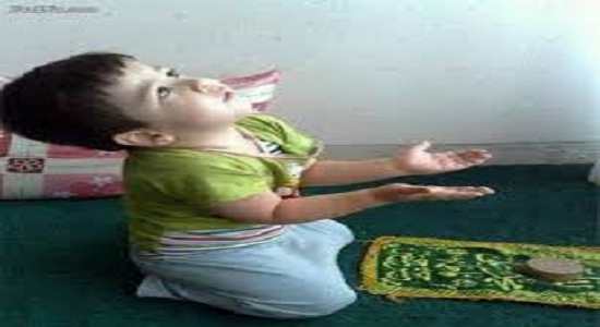 ویدیوی کوتاه از نماز خواندن کودکتان تهیه کنید