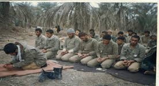 نماز راه سعادت انسان را هموار میکند