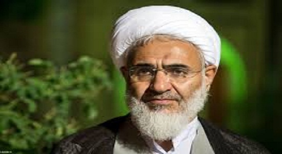 ترویج فرهنگ اقامه نماز در جامعه کاهش منکرها را به دنبال دارد