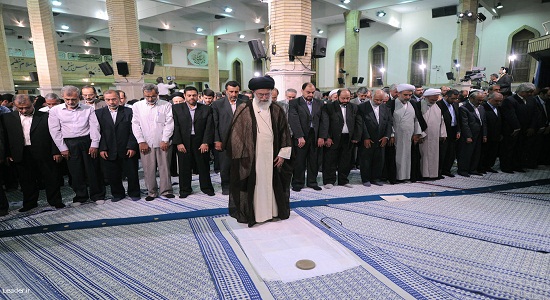 نماز جماعت عمومی ظهر و عصر ماه مبارک رمضان به امامت مقام معظم رهبری