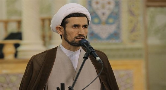 اقامه نماز جماعت در ایام اربعین در موکب حضرت معصومه سلام الله علیها