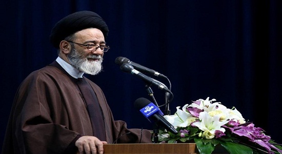 شرکت اجباری یا بخشنامهای در نماز جماعت فایدهای ندارد