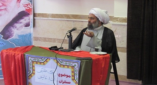 صدای نماز؛ بلندتر از صدای مرگ بر آمریکا