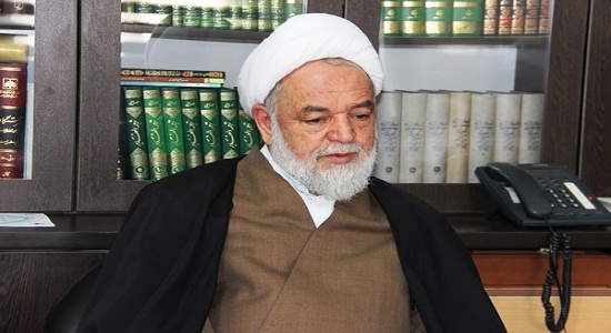 مسئولان فضای مدارس را به سمت اقامه نماز سوق دهند