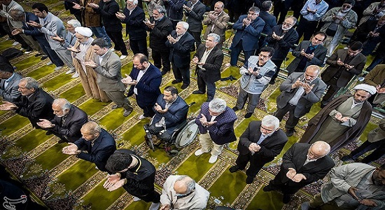 آیتالله فاضل لنکرانی: رسانهها در ترویج فرهنگ نماز و نیایش کوتاهی کردهاند