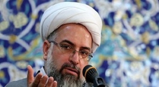 نماز و ذکر الهی به انسان آرامش می بخشد