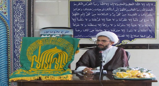 جوانان با به جای آوردن نماز خود را از آسیب های فضای مجازی مصون نگه می دارند