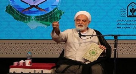 نماز خواندن در کنار دانش آموزان از مصادیق امر به معروف عملی است