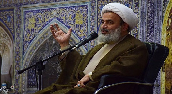 نماز توأم با ادب و خضوع انسان را از گناه باز میدارد