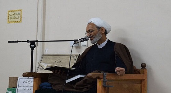 ابراز نگرانی استاد مرکز تخصصی نماز از کم توجهی به مسایل دینی