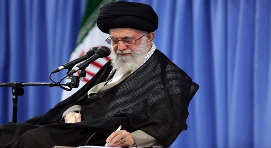 امام خامنه ای؛ “نماز شب” را حتماً به‌جا بیاورید