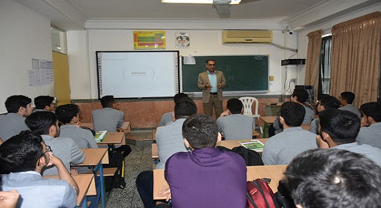 طرح درس دانش آموزان پسر متوسطه دوم؛ عشق بازی یا ادبورزی؟