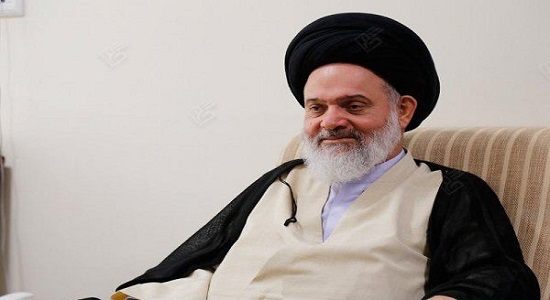 آیتالله حسینی بوشهری: برخی خانوادهها برای نماز خواندن فرزندانشان افراط و تفریط میکنند