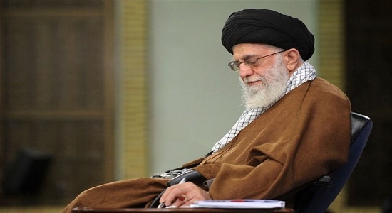 استفتایی جدید از حضرت آیت‌ الله خامنه‌ ای دربارۀ موضوع کاشت ناخن مصنوعی و حکم وضو، غسل و نماز با آن