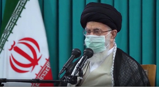 کمک کردن نماز به دانشمند هسته ای