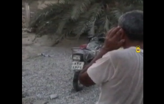 اذان گفتن در ویرانی های زلزله