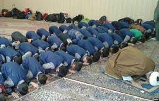پرسمان؛ تشویق دانش آموزان پنجم و ششم به نماز